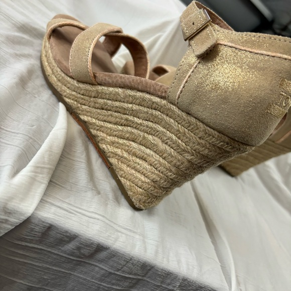 TOMS Golden Beige Cross Strap Wedge Heels 8 - Picture 8 of 9